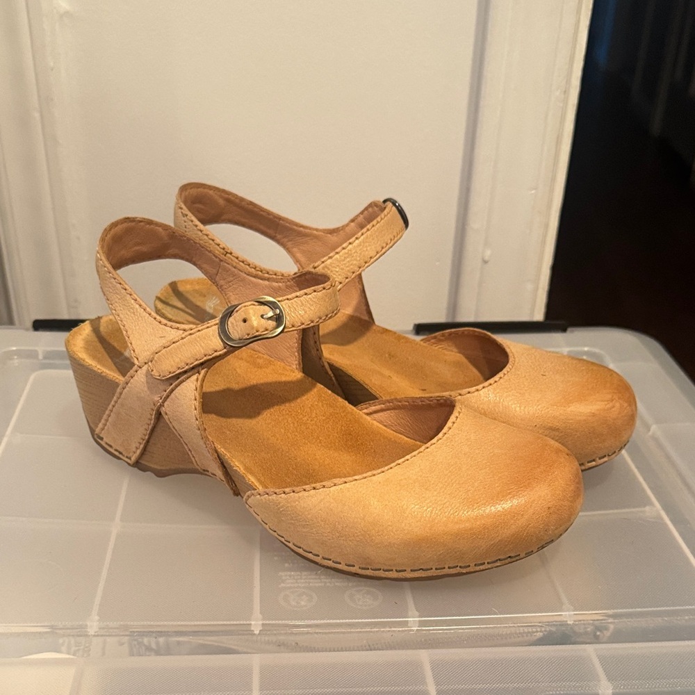 Dansko Tan Leather Mary Jane’s